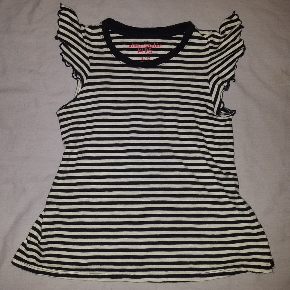 Abercrombie kids ruffle sleeve top!